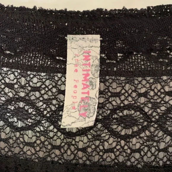 Intimately Free People black pucker lace cami/tank top - Picture 3 of 6